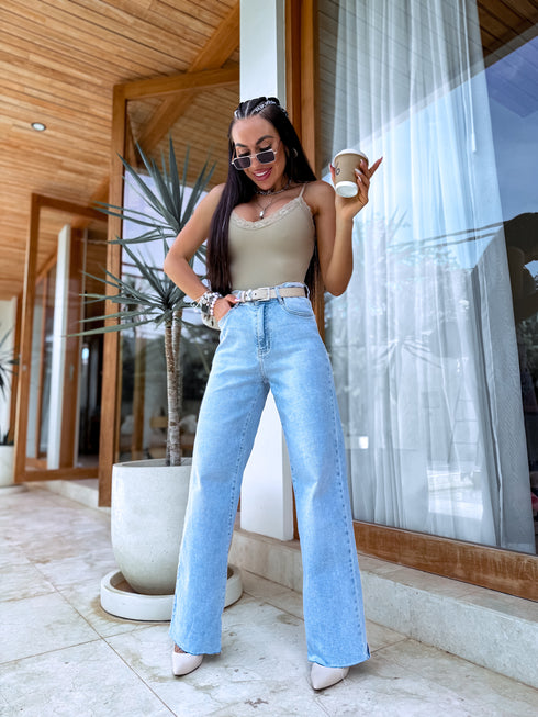 "ELYNDI" боди с V-образным кружевным краем - БЕЖЕВЫЙ 9692